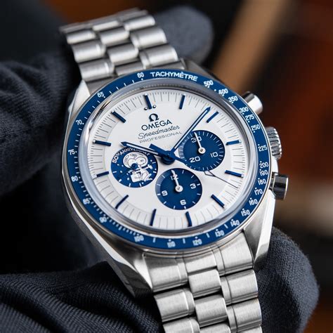 omega speedmaster anniversary series silver snoopy|Omega Speedmaster Snoopy price.